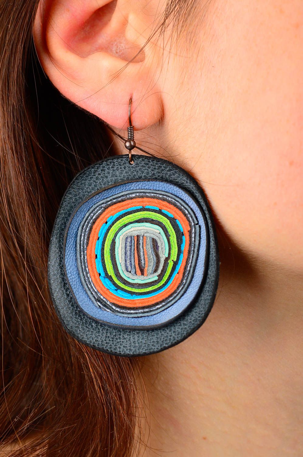 Handgefertigt Leder Ohrringe Frauen Accessoire kreative Geschenkidee farbenfroh foto 1