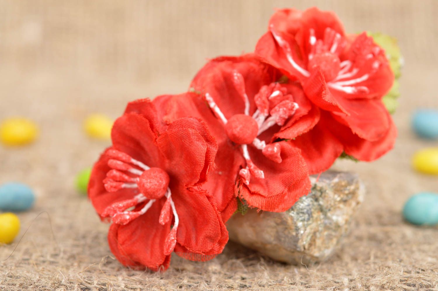 Rote Haarklemme mit Blumen schön grell originell stilvoll handmade für Kinder  foto 1