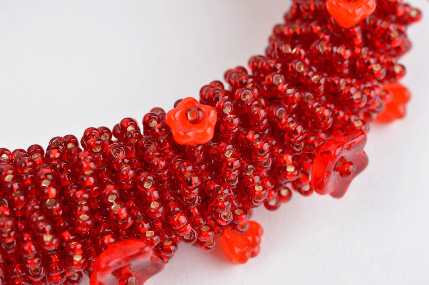 Collier en perles de rocaille Bijou fait main rouge avec fleurs Cadeau femme photo 5