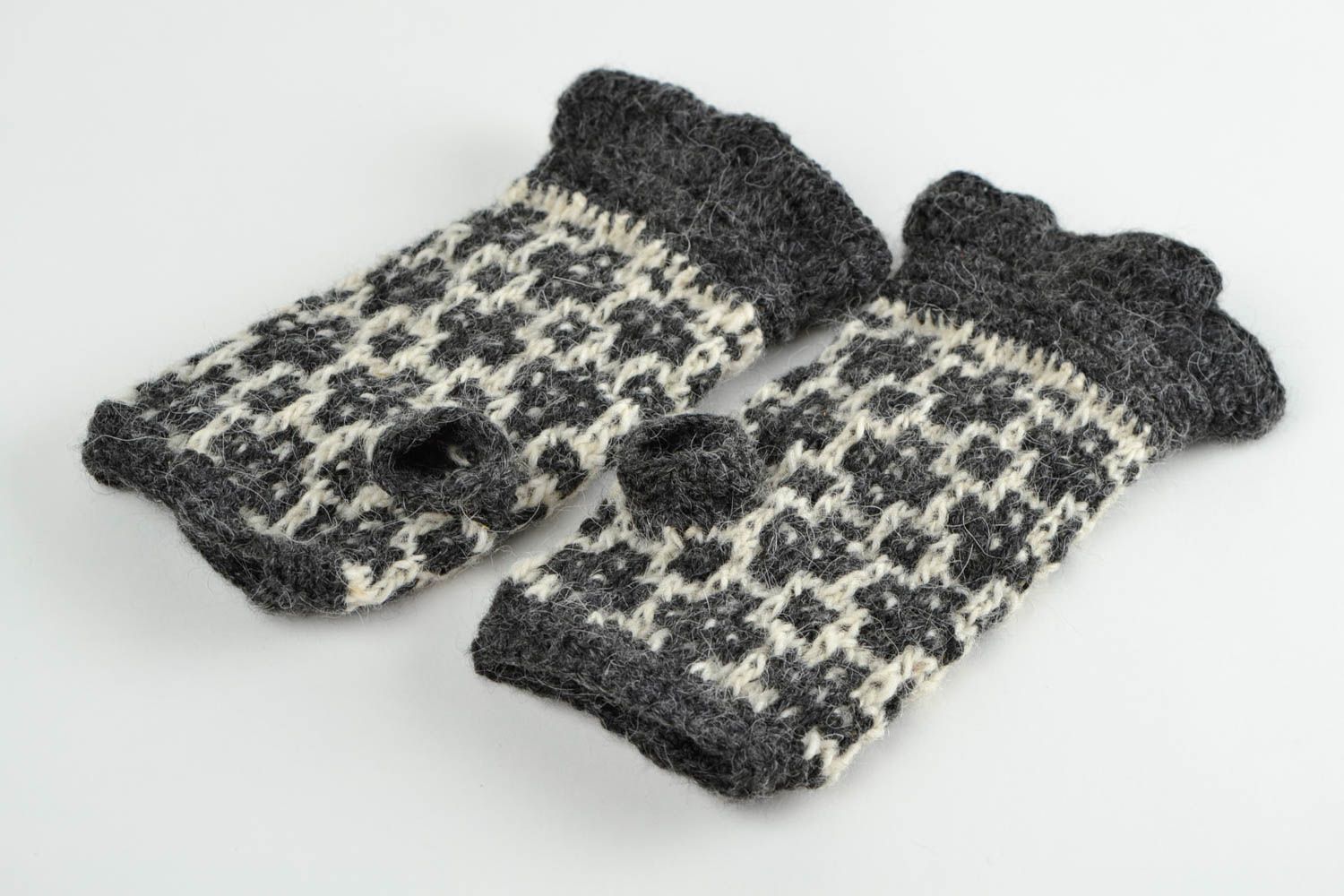 Beautiful handmade crochet mittens wool mittens knitted mittens winter outfit photo 5