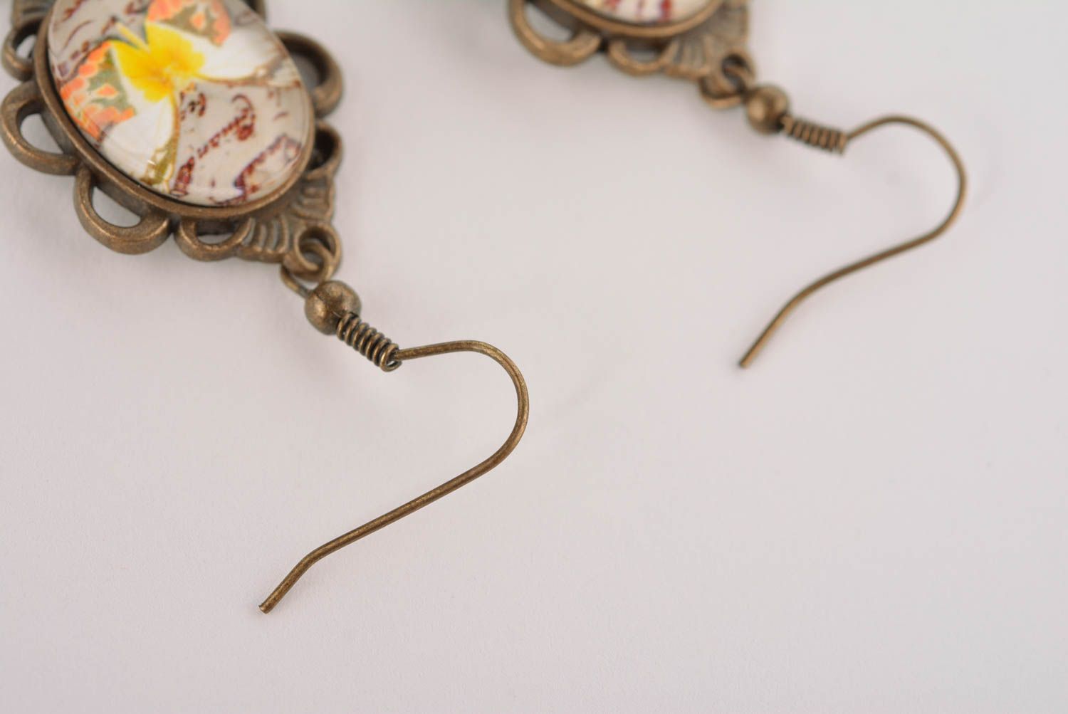 Boucles d'oreilles pendantes Bijou fait main métalliques ovales Cadeau femme photo 5