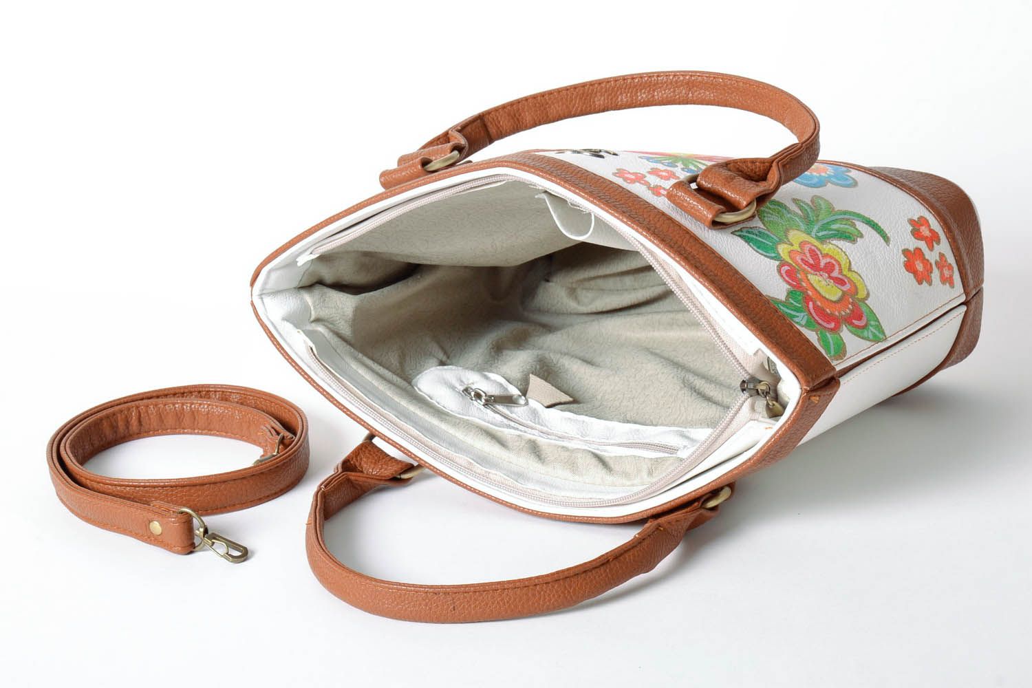 Handmade Frauen Tasche aus Kunstleder foto 4
