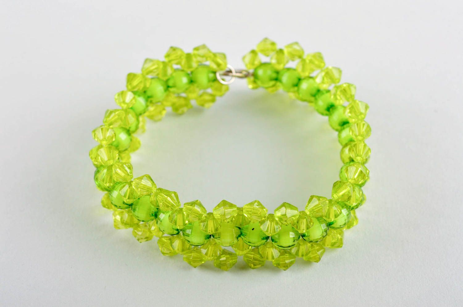 Bracelet plastique Bijou fait main vert large original Cadeau pour femme photo 3