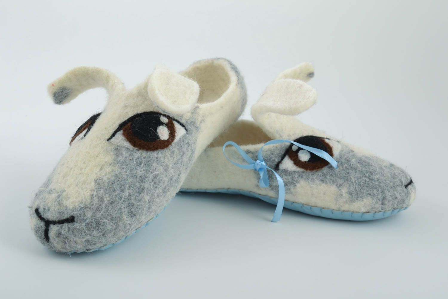 Beautiful handmade women's felted wool house shoes in the shape of sheep muzzles photo 2