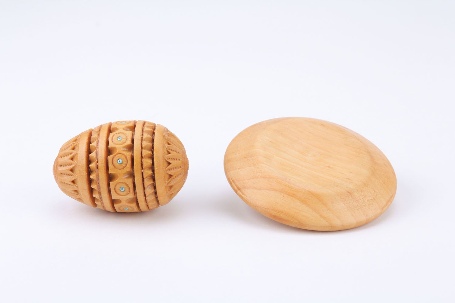 Oeuf de Pâques en bois original fait main petit traditionnel avec gravure photo 4