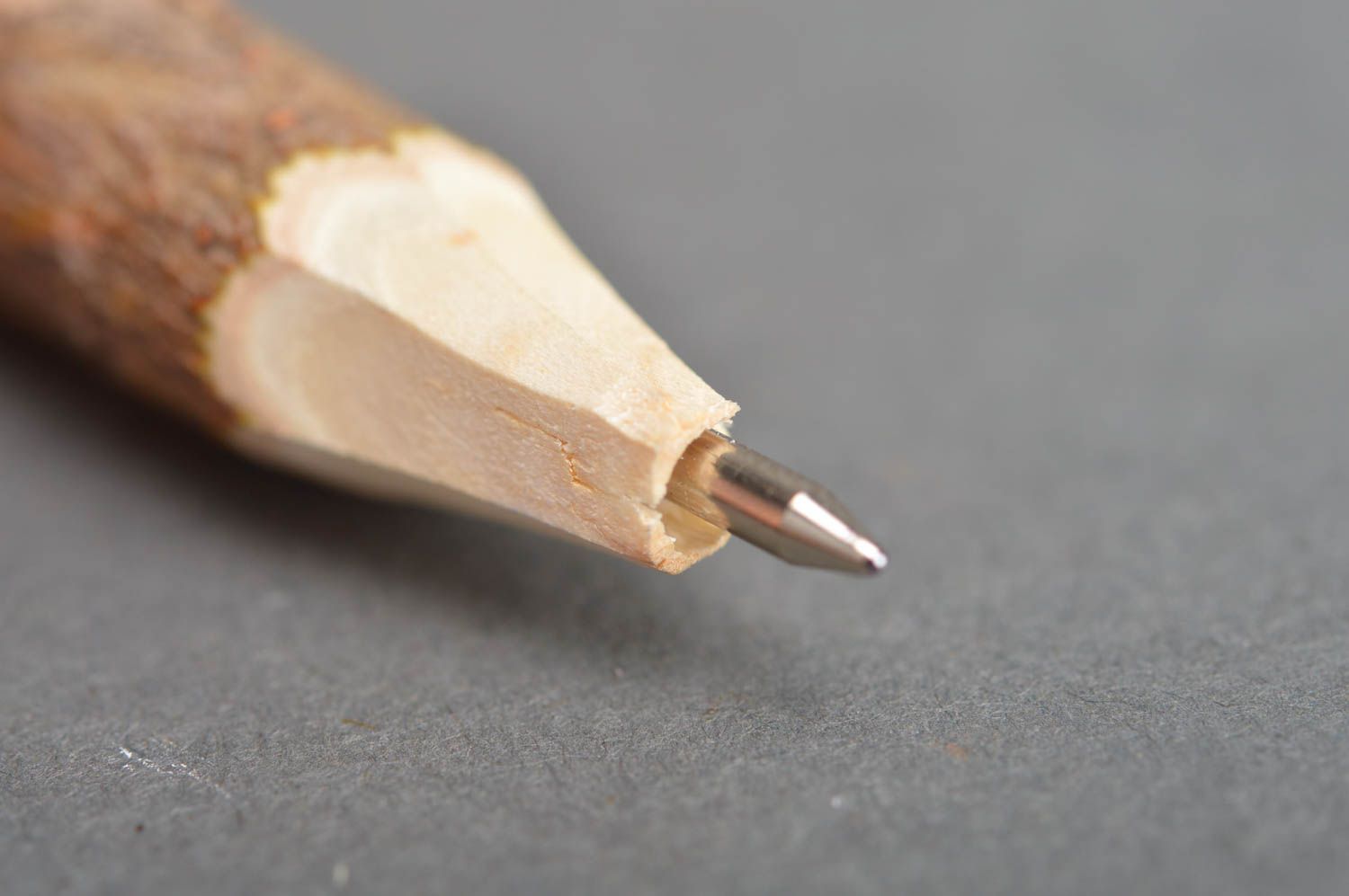 Geschnitzter Kugelschreiber aus Holz schön künstlerisch originell Waldgeist  foto 3