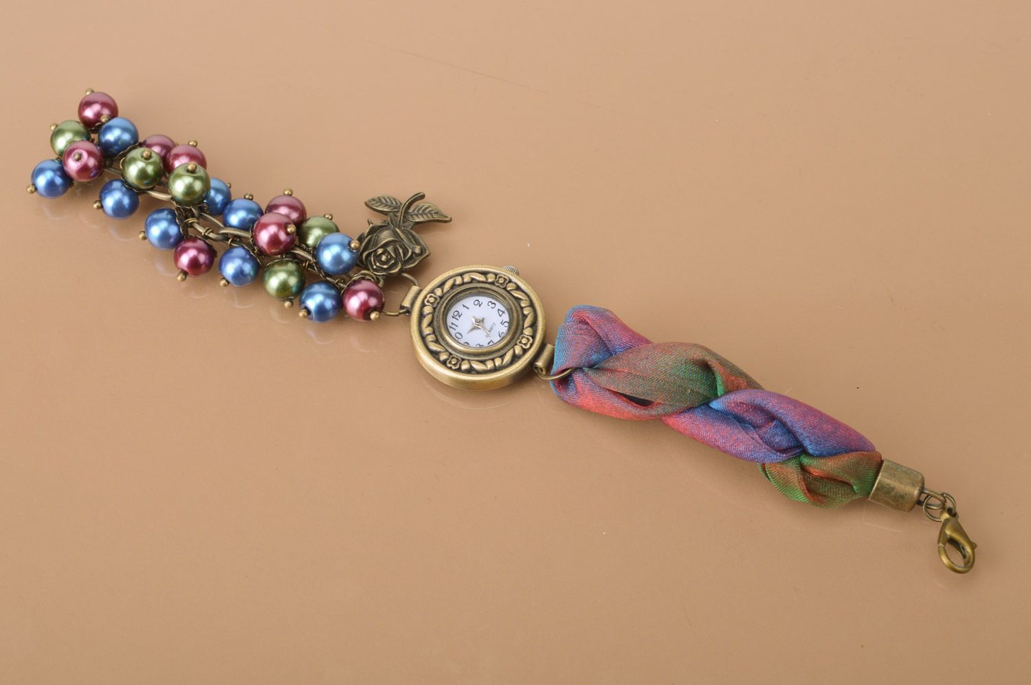 Montre fantaisie pour femme avec perles multicolores originale ronde faite main photo 2