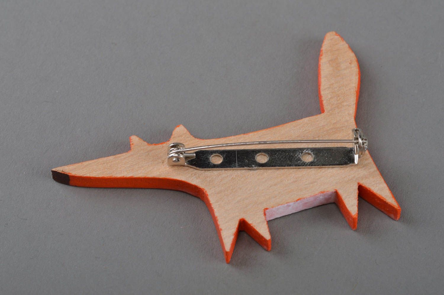 Orange handmade künstlerische Brosche Fuchs mit Bemalung aus Holz für Kleid foto 3