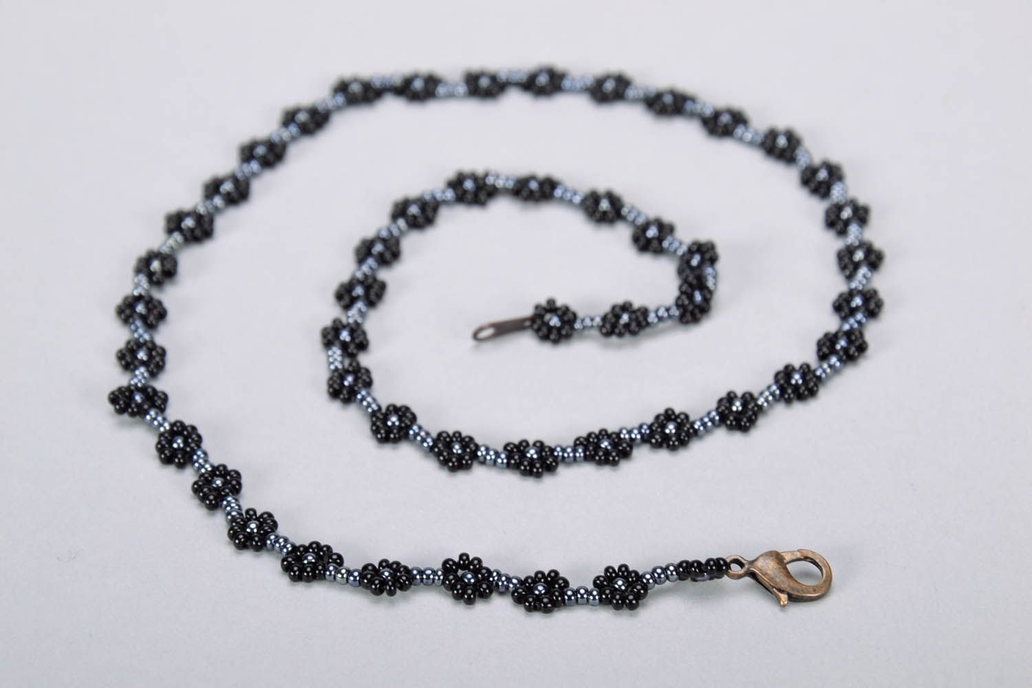 Black beaded necklace-bracelet photo 3