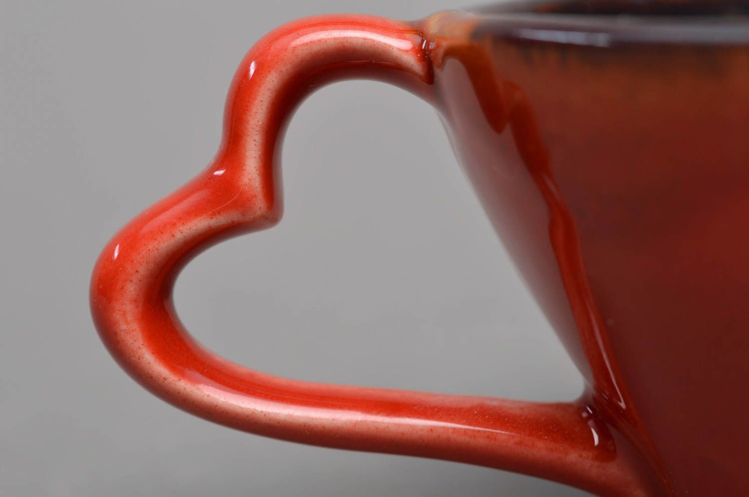 Jolie tasse originale avec peinture à glaçure faite main rouge noir vaisselle photo 3
