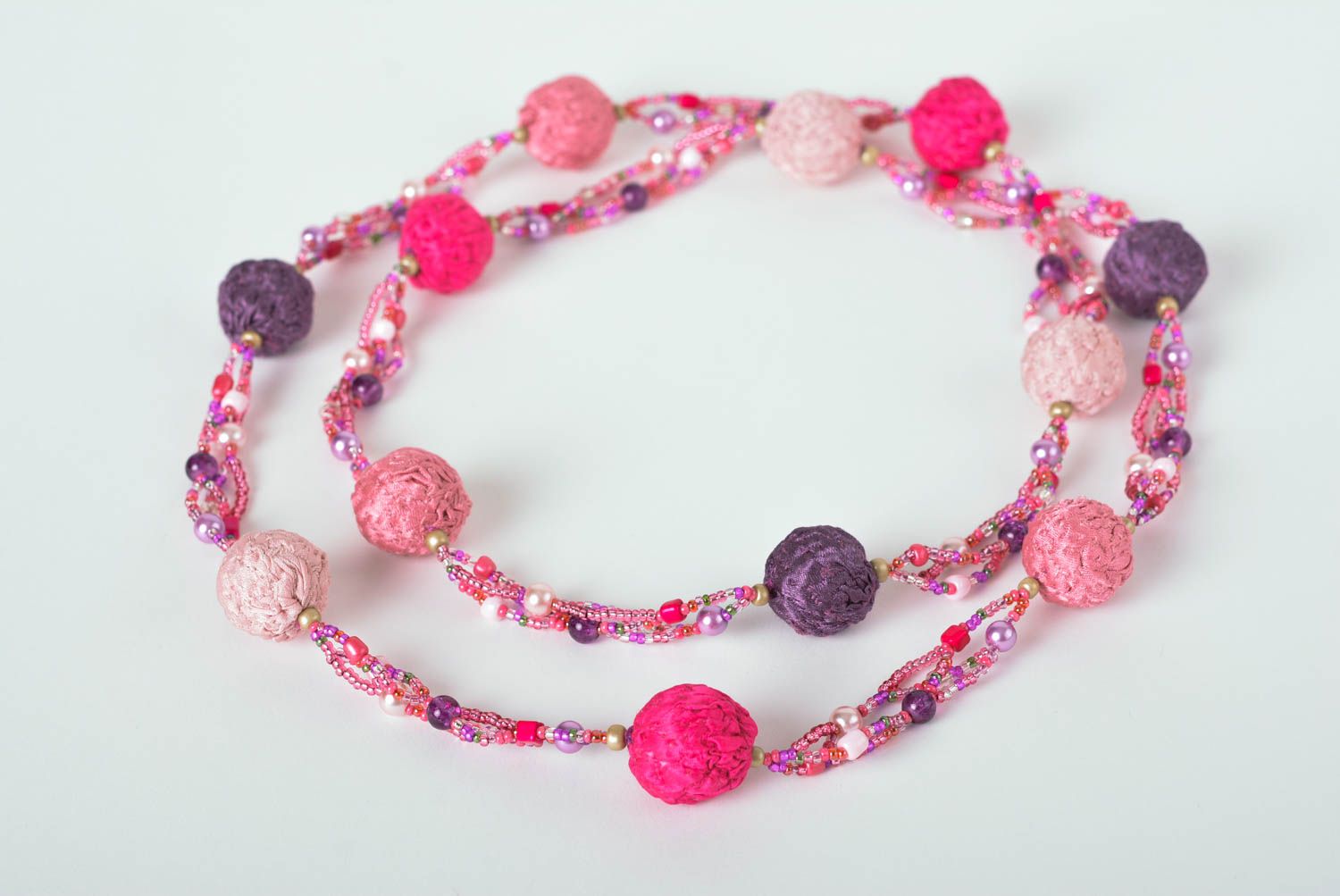 Collier perles de rocaille Bijou fait main Accessoire femme rose textile photo 1