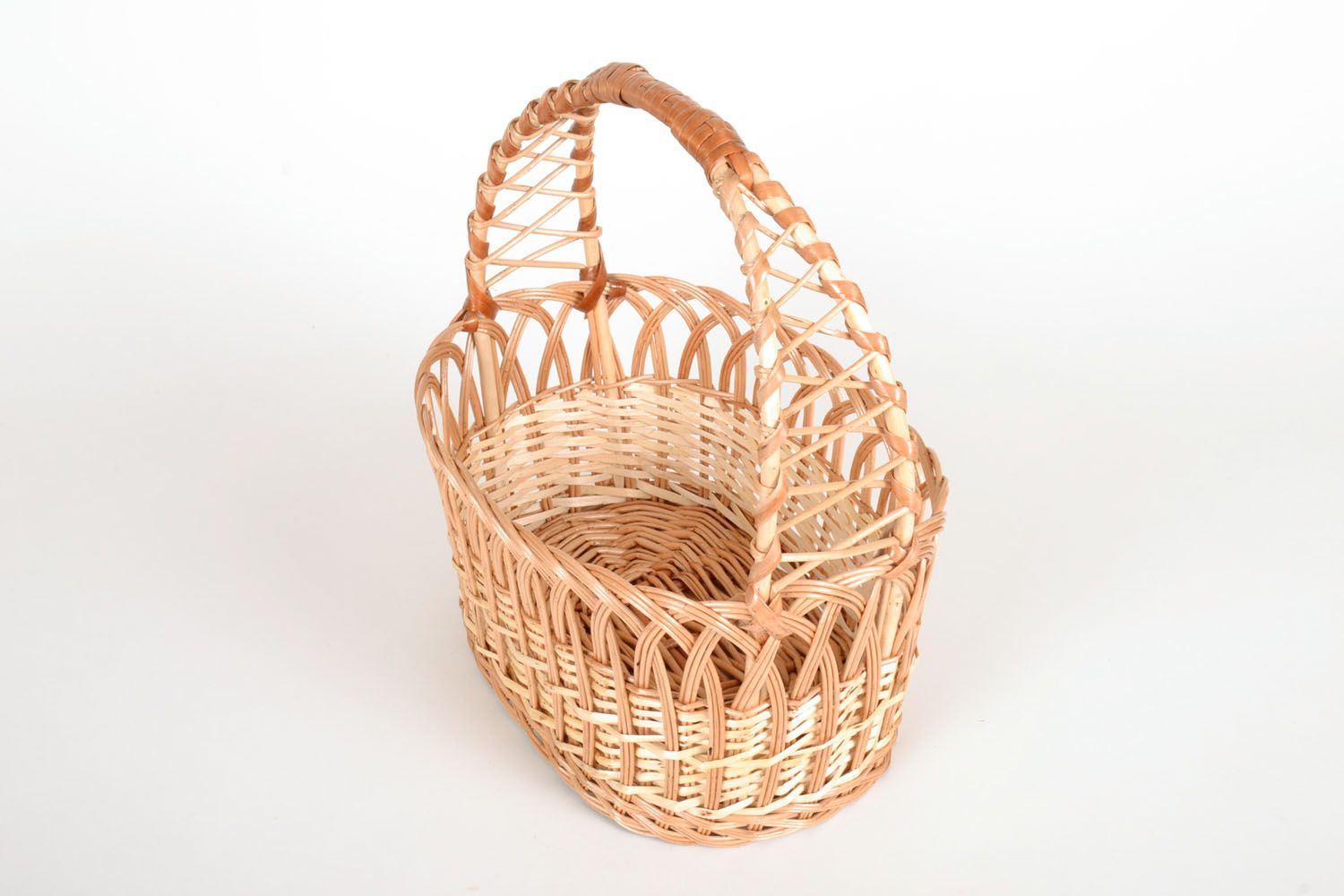 Basket with handle photo 4