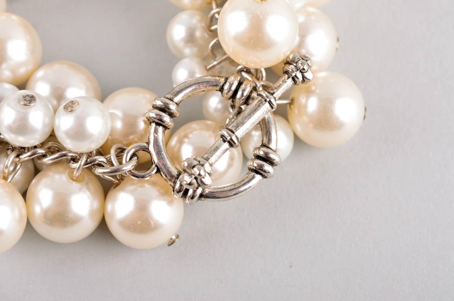 White beaded charm adjustable bracelet for women photo 4