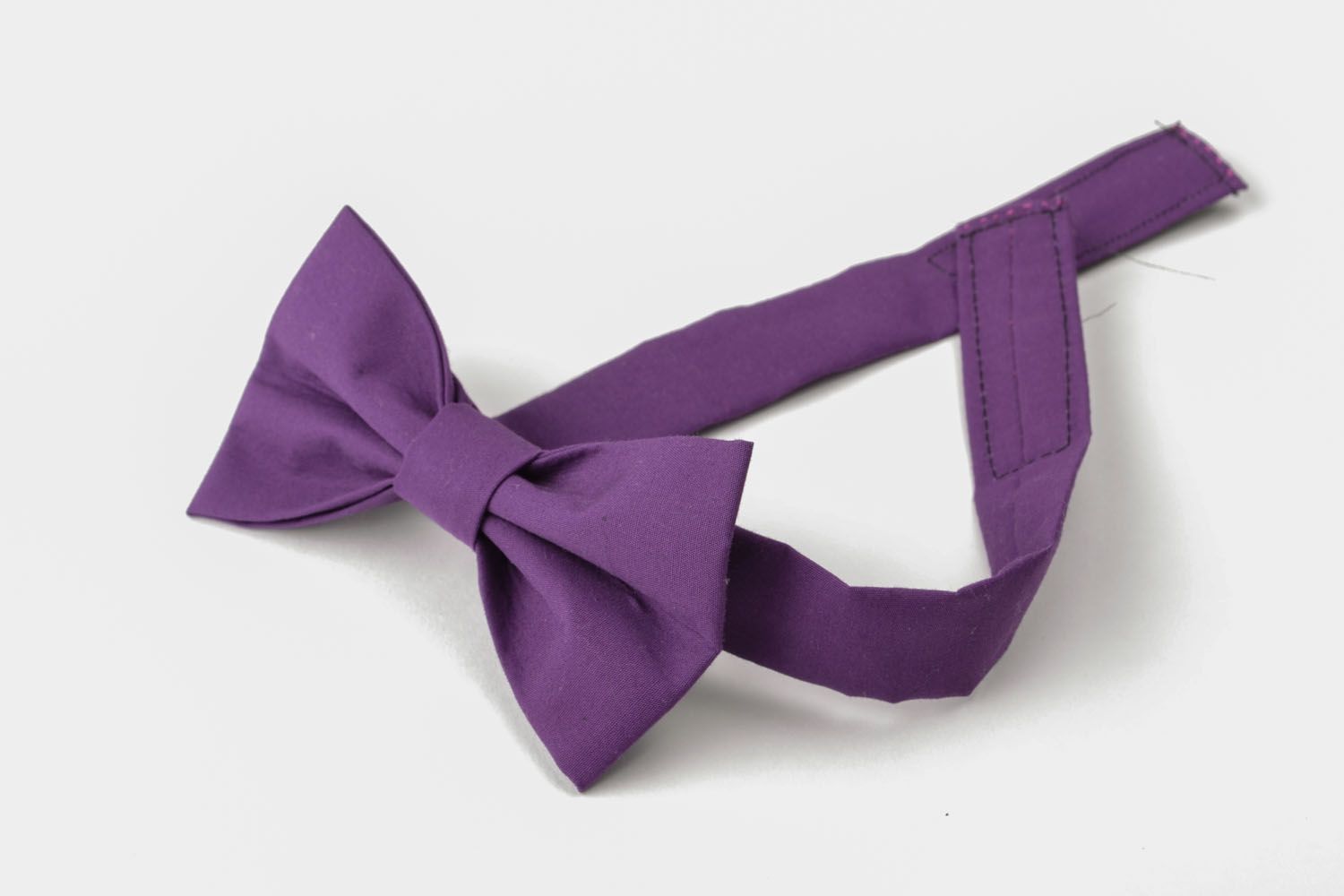 Noeud papillon en coton violet original fait main pratique accessoire pour homme photo 3