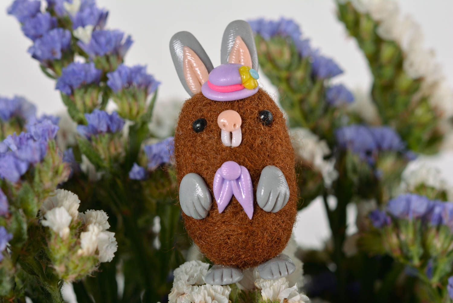 Handmade brauner Kuscheltier Hase Geschenke für Kinder Haus Deko aus Wolle foto 5