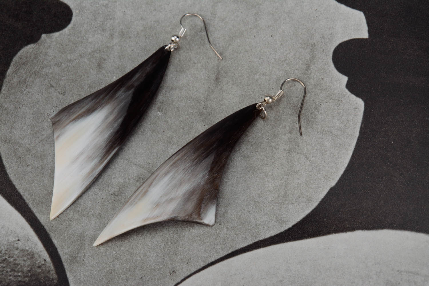Earrings made ​​of cow horns Feathers photo 2