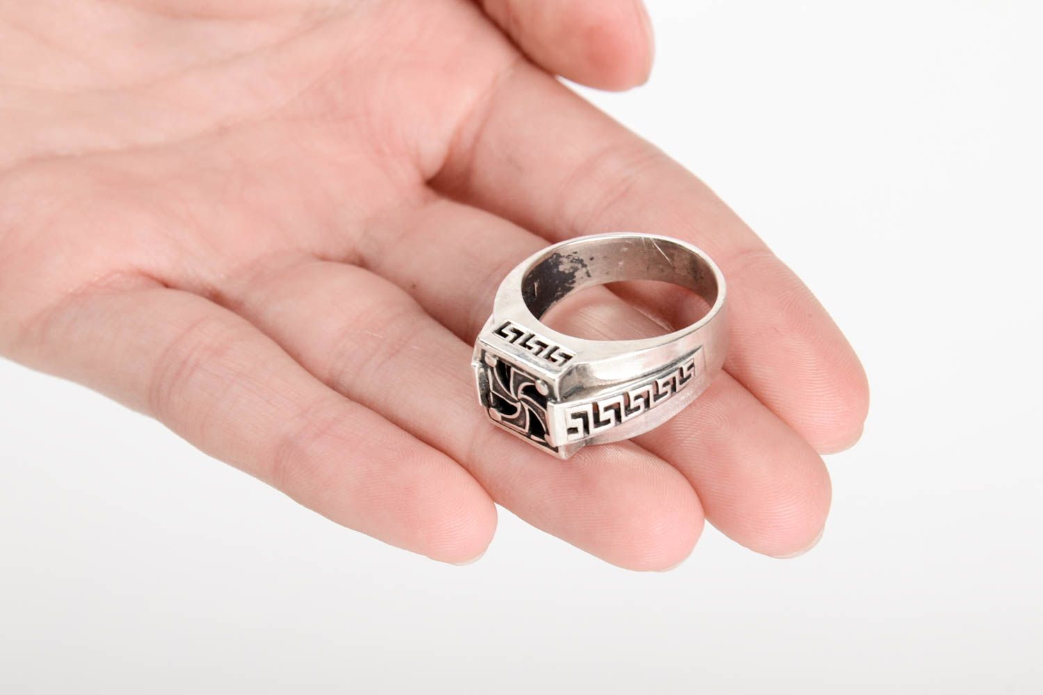 Украшение ручной работы серебряный перстень подарок для мужчины меандр фото 5