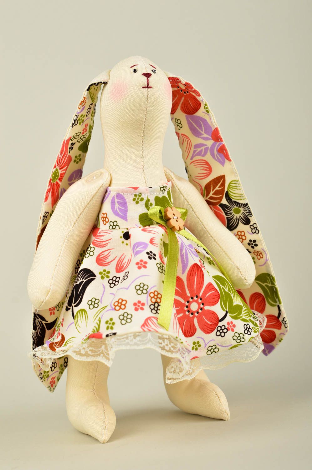 Peluche lapin en robe à fleurs Jouet fait main en coton Cadeau pour enfant photo 1