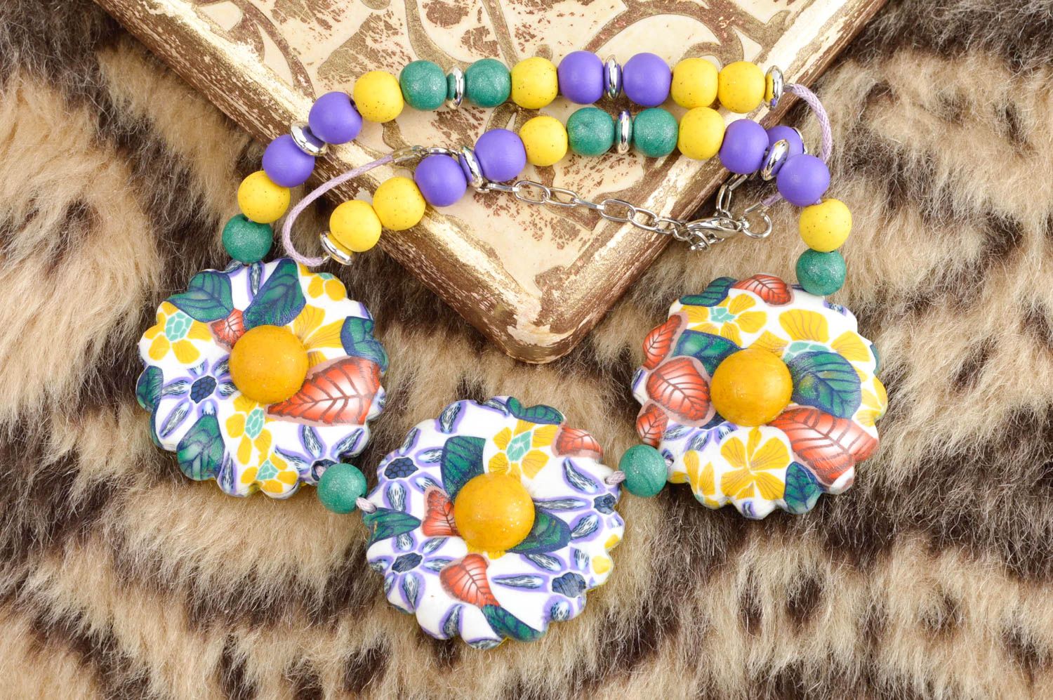 Stylish handmade necklace designs polymer clay ideas plastic necklace gift ideas photo 2