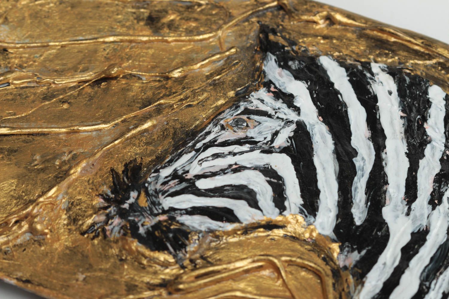 Шкатулка из самозастывающей глины ручной работы расписанная красками Зебра фото 3
