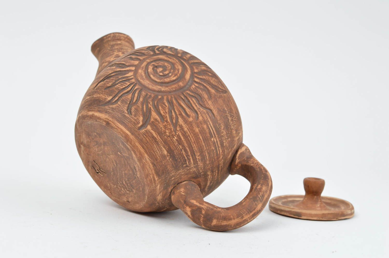 Авторский керамический чайник ручной работы красивый с крышкой и орнаментом фото 4