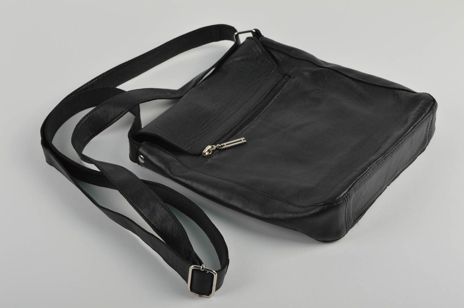 Сумка ручной работы сумка через плечо кожаная сумка черная маленькая красивая фото 3