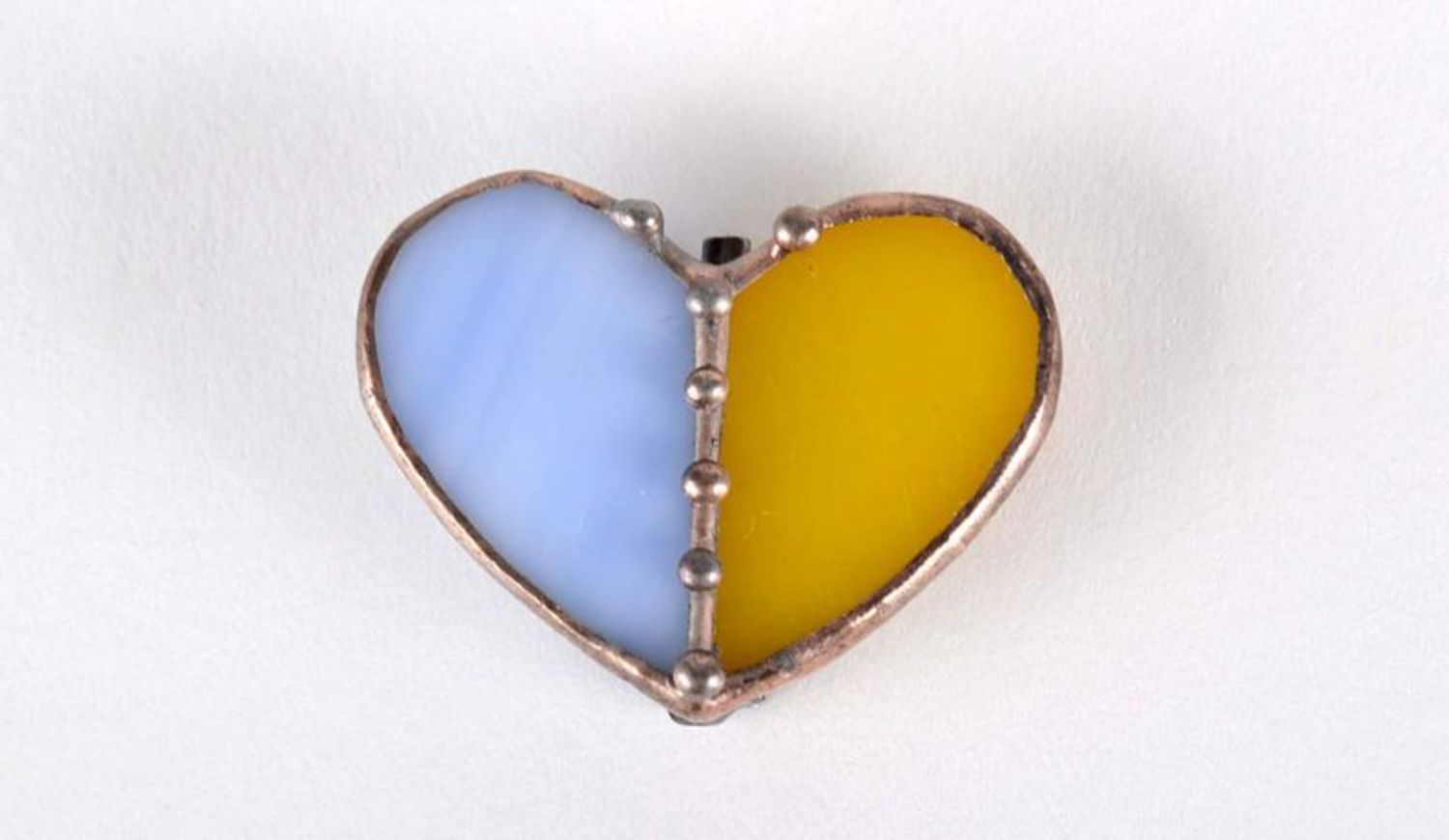 Ciondolo cuore ucraino in vetro fatto a mano pendente originale di vetrata
 foto 3