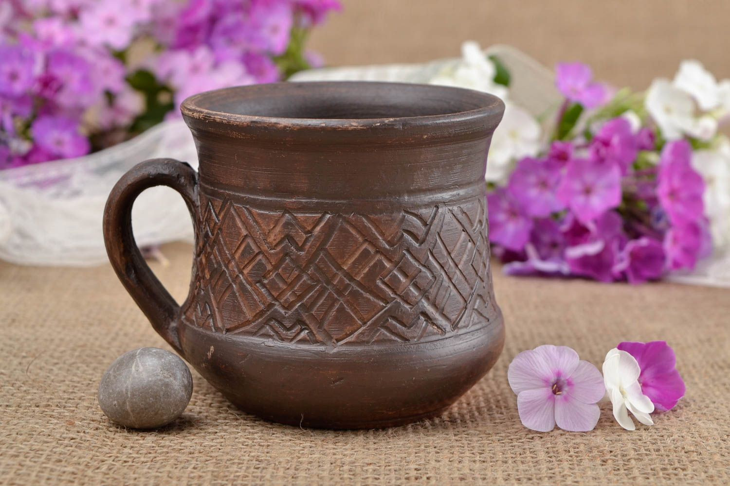 Dark-brown clay coffee cup with Celtic pattern 0,47 lb photo 1