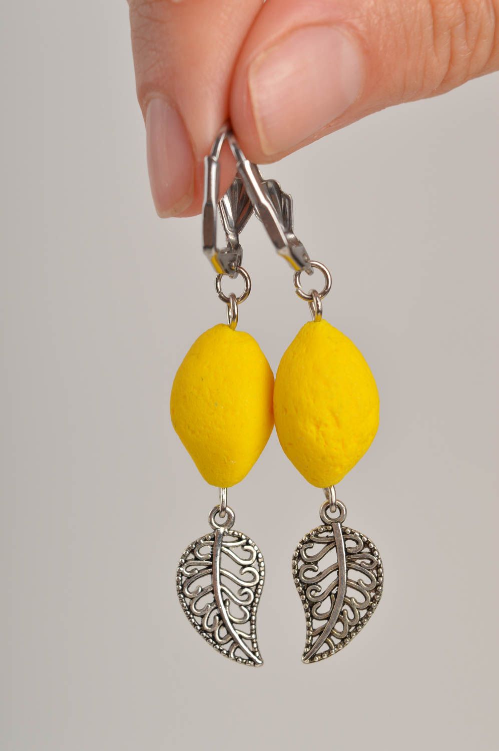Modeschmuck Ohrhänger handmade Polymer Schmuck in Gelb Accessoire für Frauen foto 2