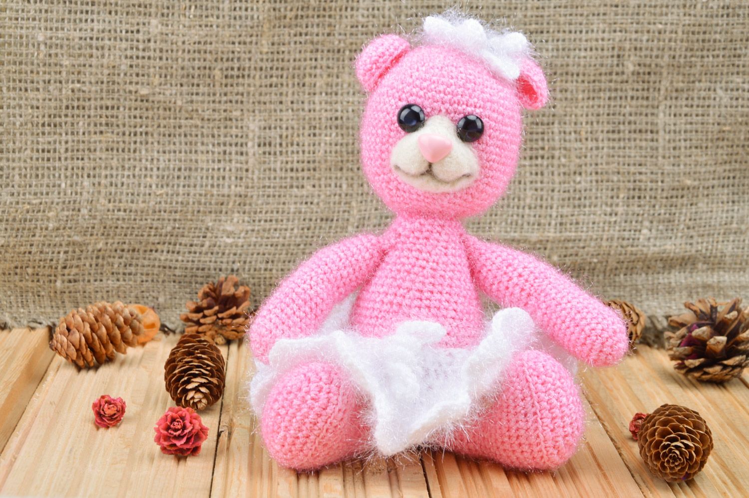 Вязаная игрушка в виде мишки ручной работы розовая из акрила для ребенка фото 1
