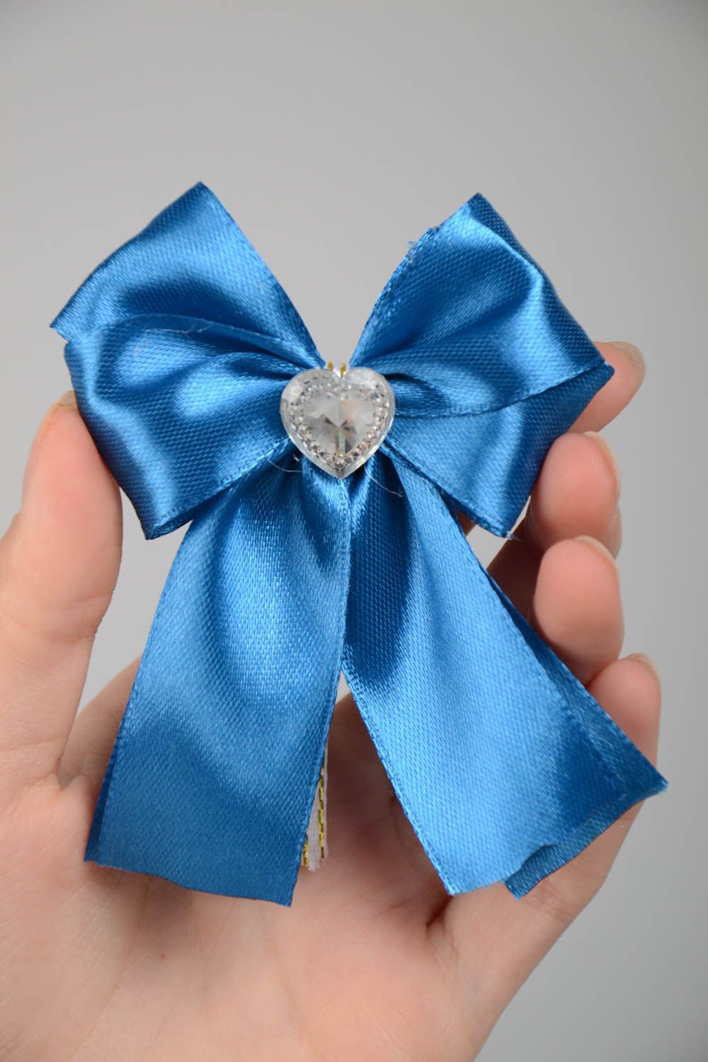 Blaue dekorative Schleife für Hochzeit aus Atlasband handmade Accessoire  foto 5