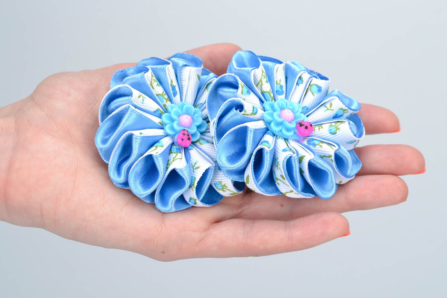 Handmade beautiful scrunchies with flowers made using kanzashi technique set of 2 pieces photo 2