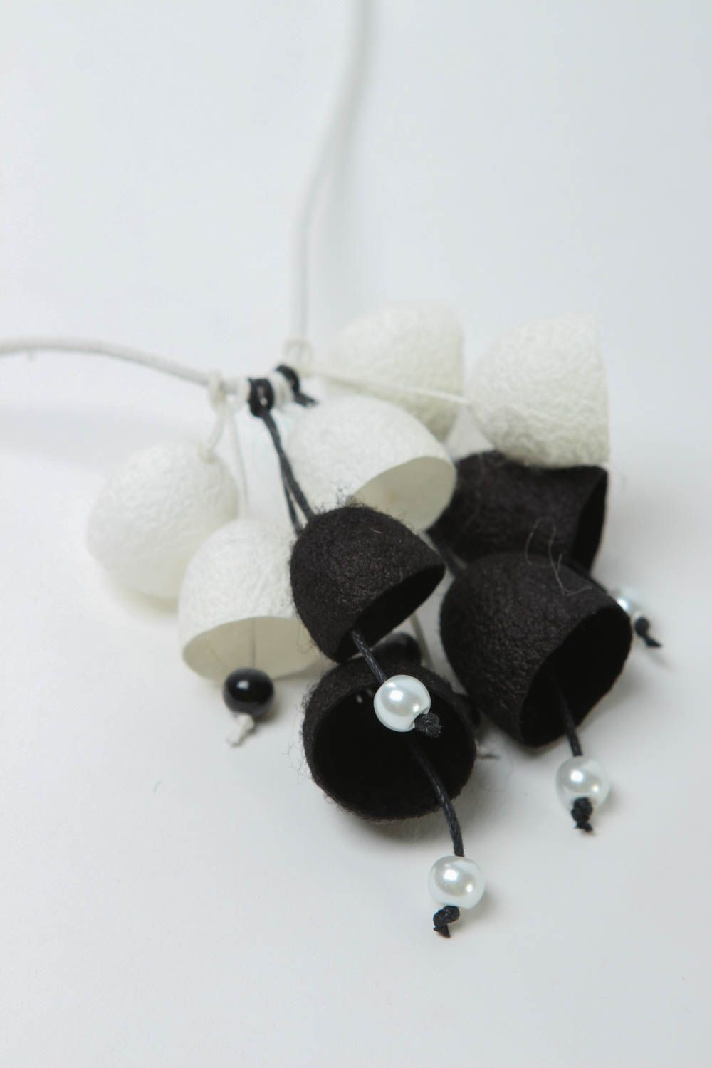 Halskette mit Anhänger Halskette für Frauen Schmuck handgemacht schwarz weiß foto 4