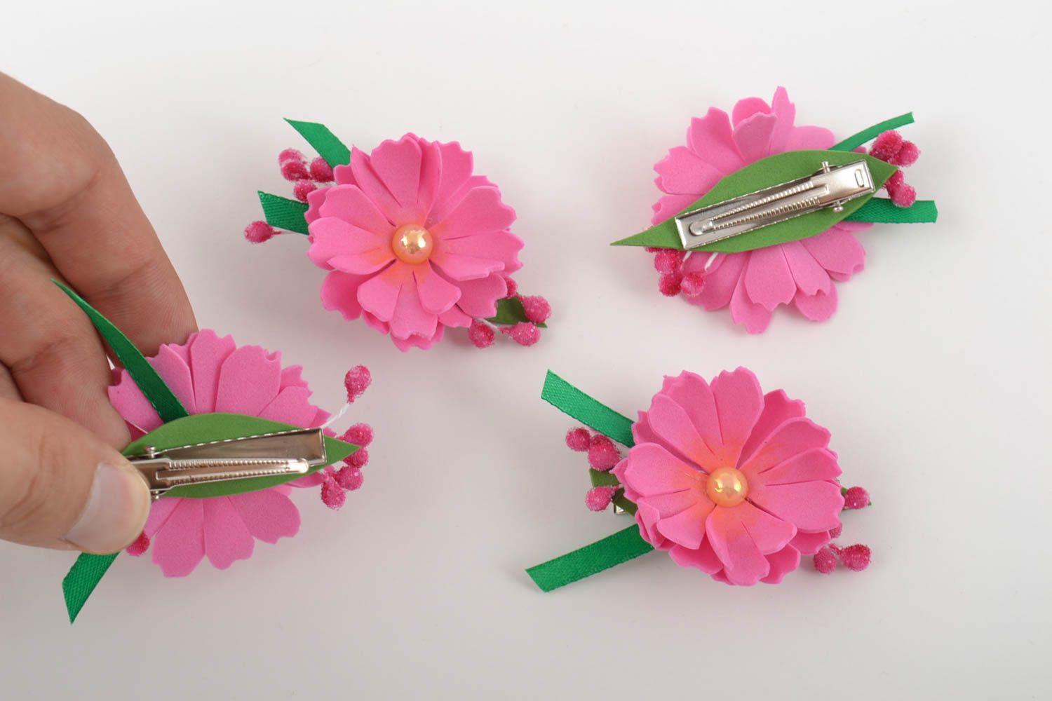 Set de barrettes à cheveux fleurs roses en foamiran 4 pièces faites main photo 5