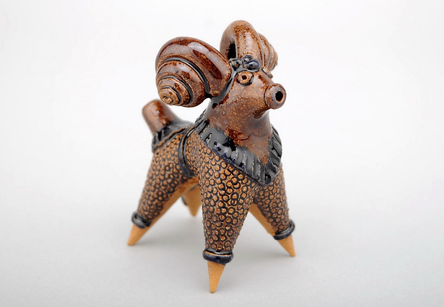 Clay penny whistle ram photo 2