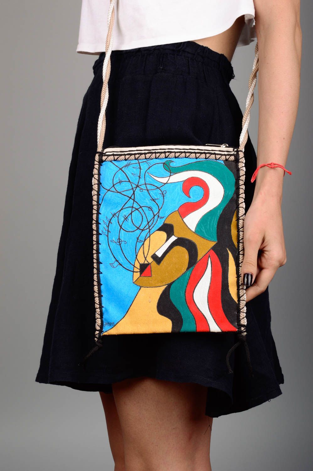 Женская сумка из ткани с росписью ручной работы через плечо с двумя отделениями фото 2