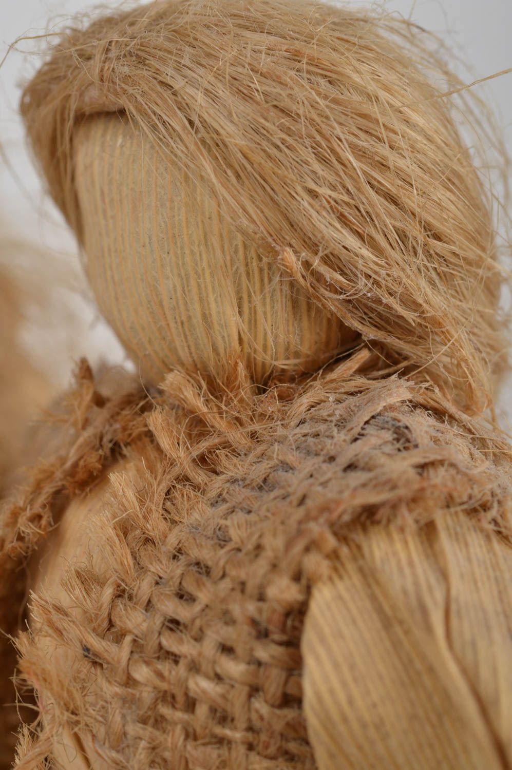 Красивая статуэтка из кукурузных листьев ручной работы плетеная натуральная фото 5