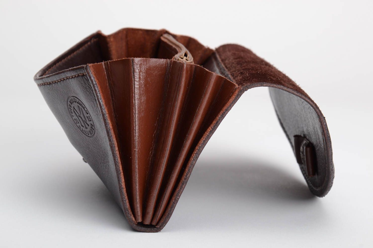 Originelle braune Geldbörse aus Leder mit Knopf handmade schön für Frauen foto 4