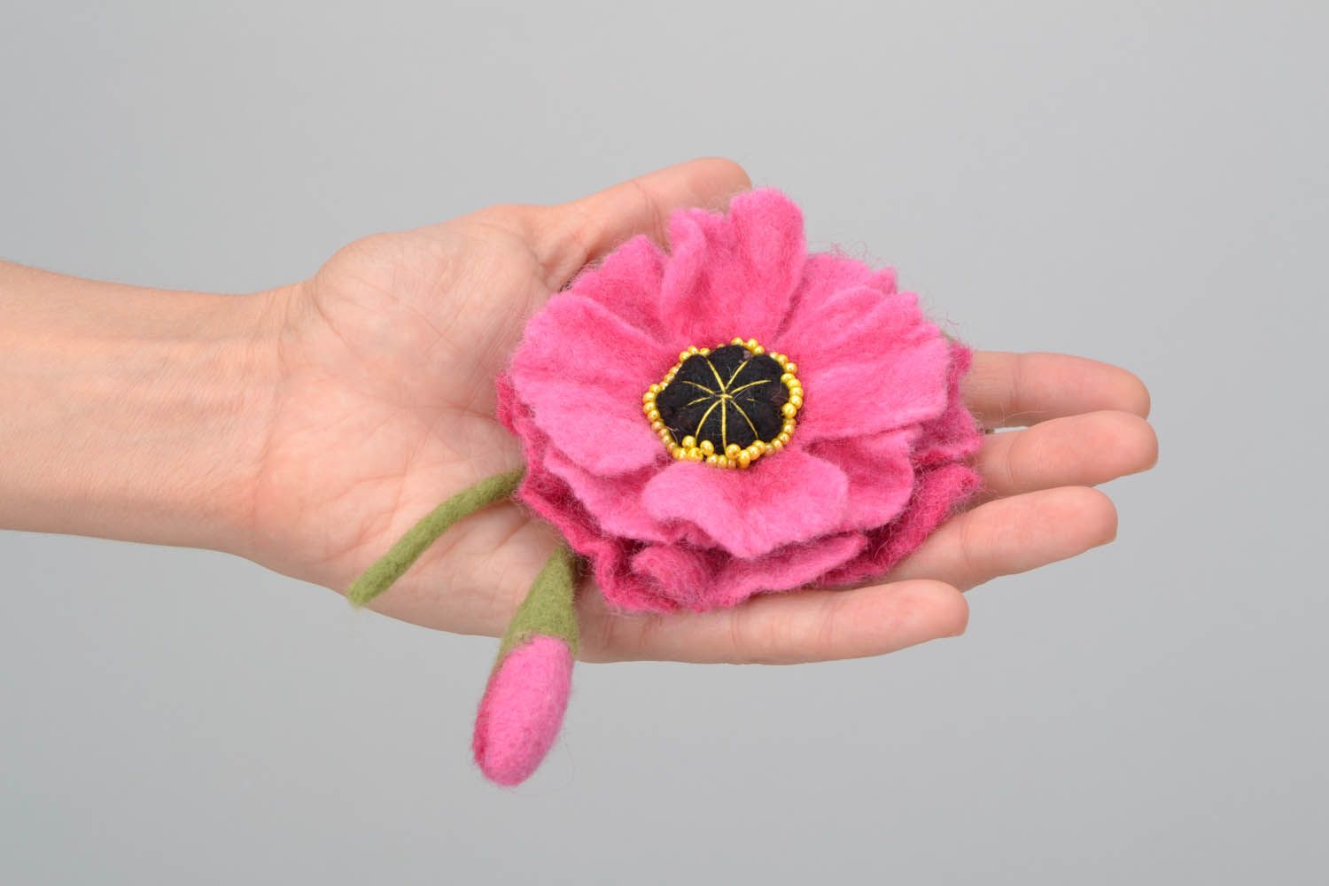 Broche de lã artesanal Flor cor de rosa acessório de mulher foto 2