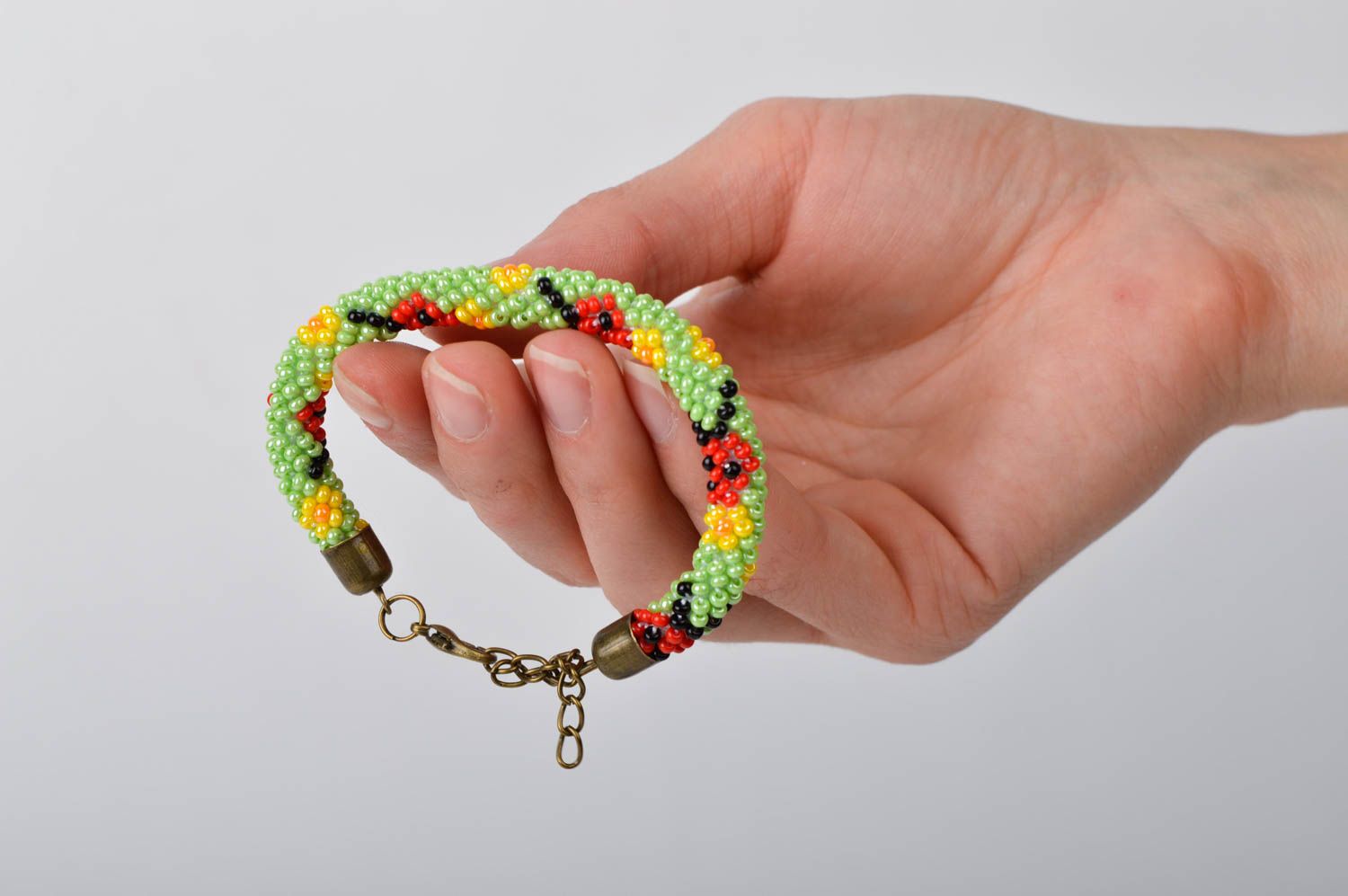 Bracelet vert clair à motif Bijou fait main en perles de rocaille Cadeau femme photo 2