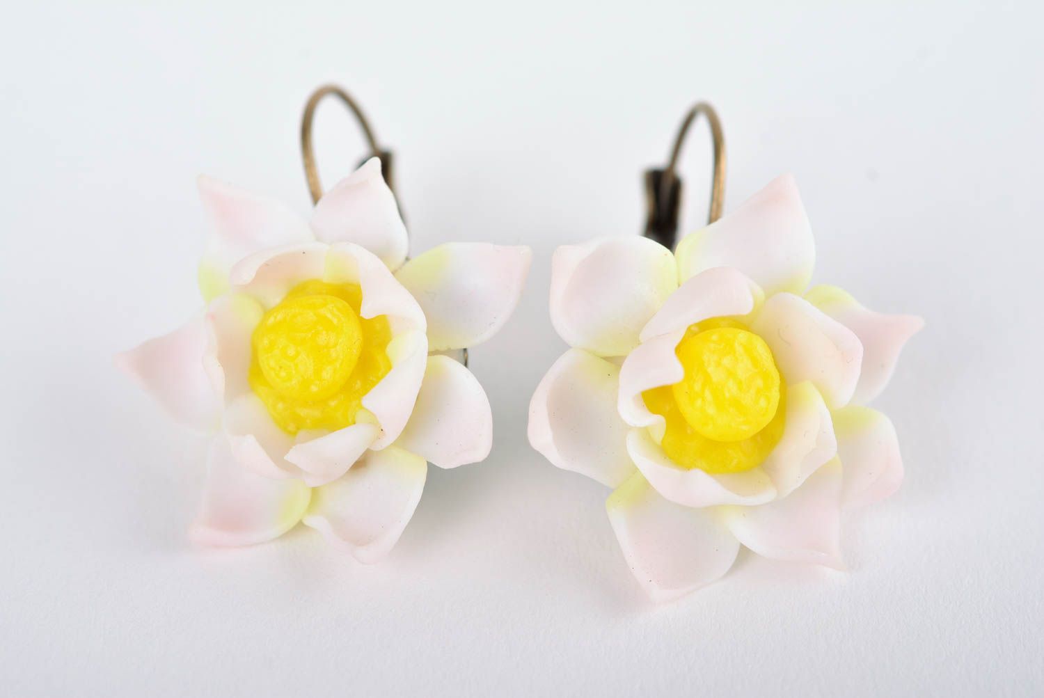 Boucles d'oreilles fleurs Bijou fait main pâte polymère belles Accessoire femme photo 1