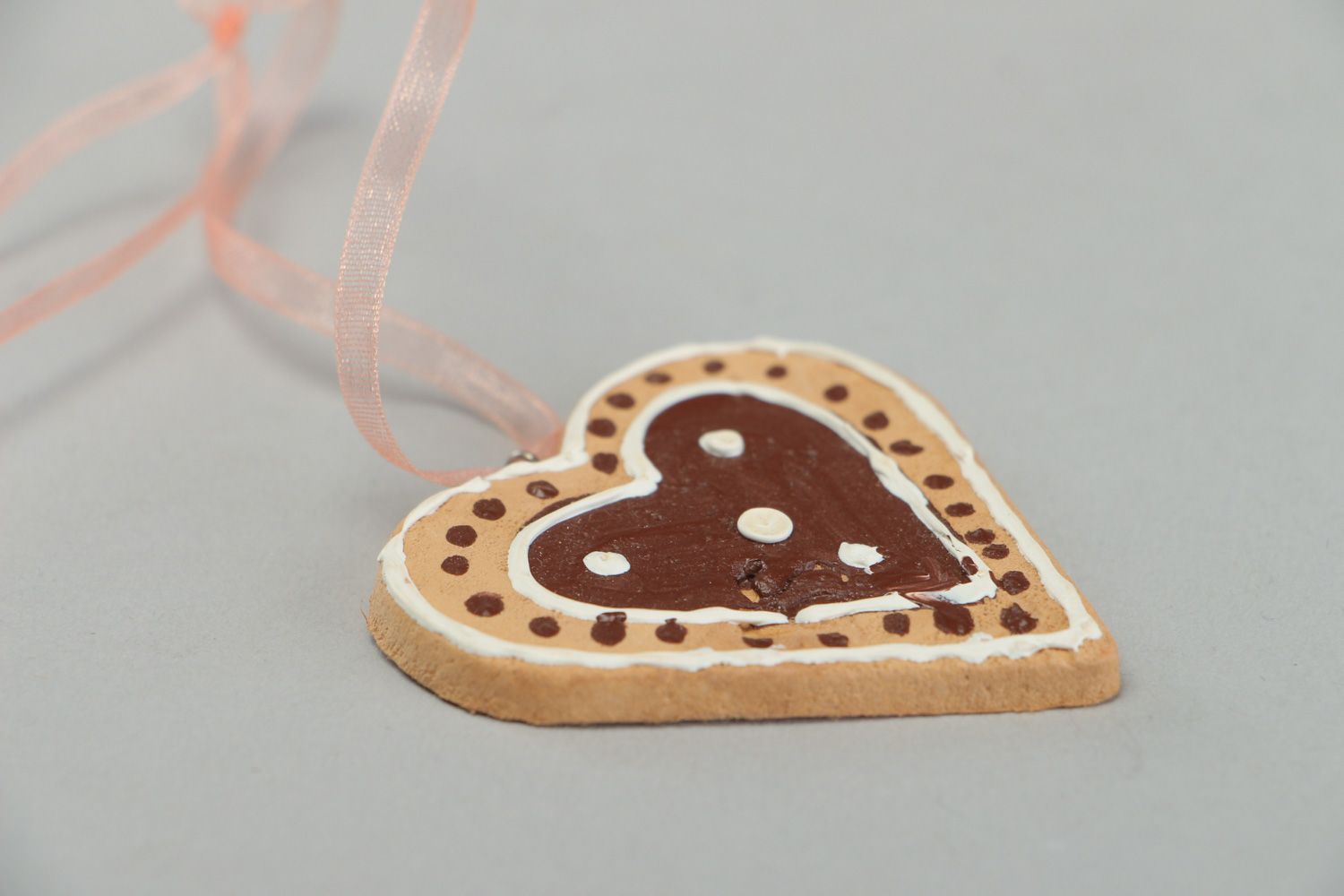 Suspension décorative en pâte polymère faite main Biscuit en forme de cœur photo 2