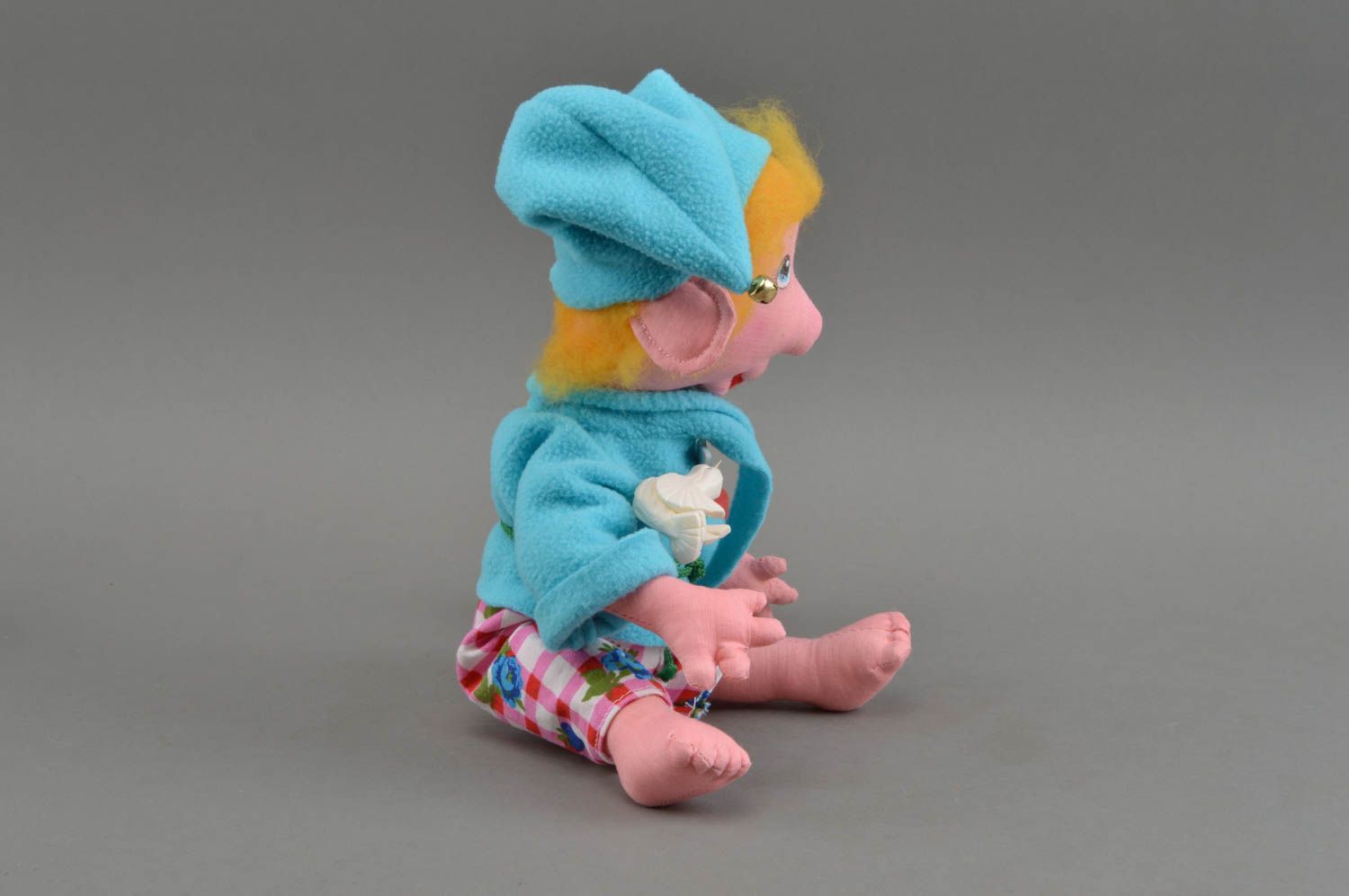 Poupée gnome originale belle cousue en tissus faite main cadeau pour enfant photo 2