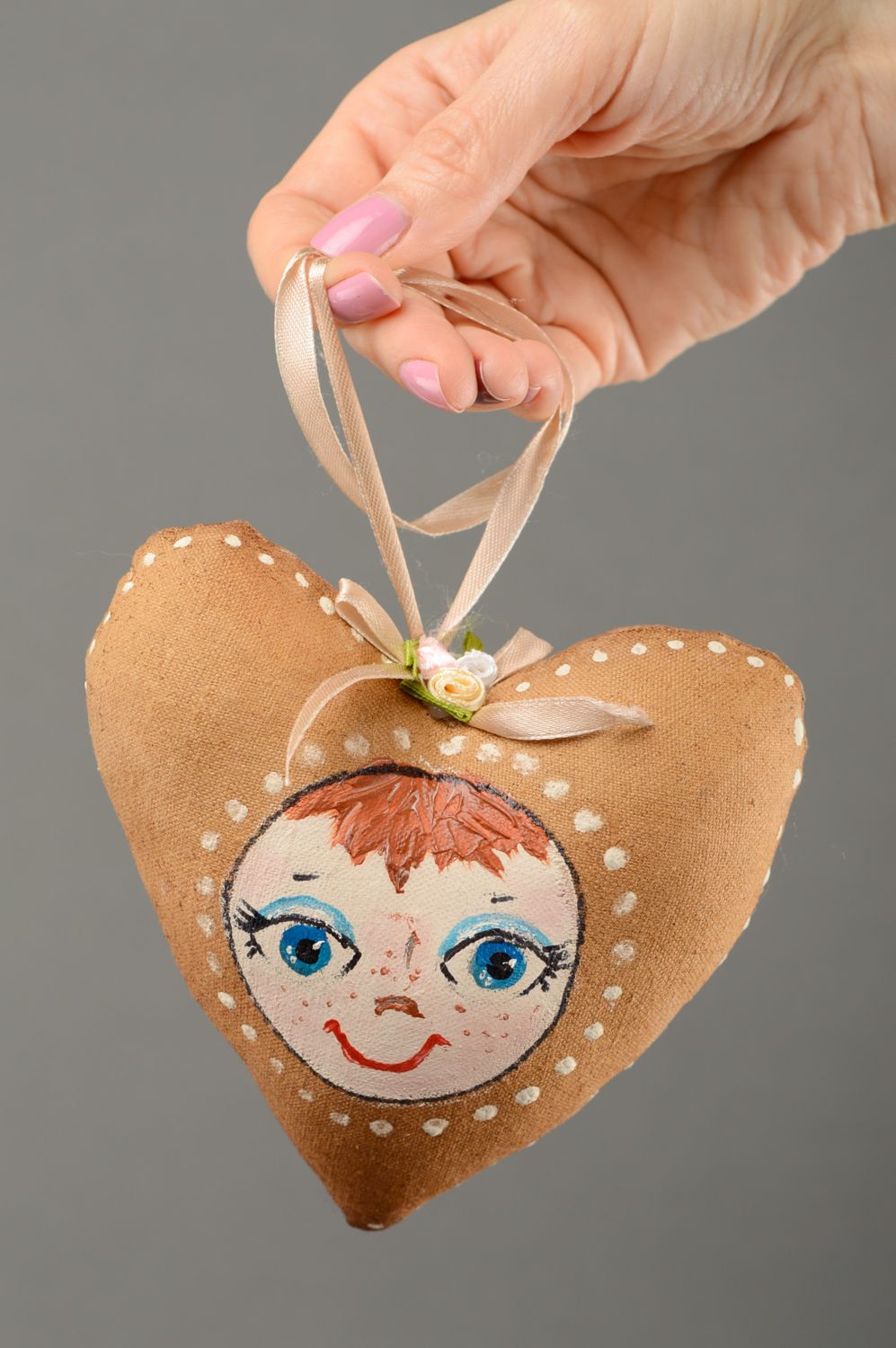Painted cotton interior decoration in the shape of heart photo 3