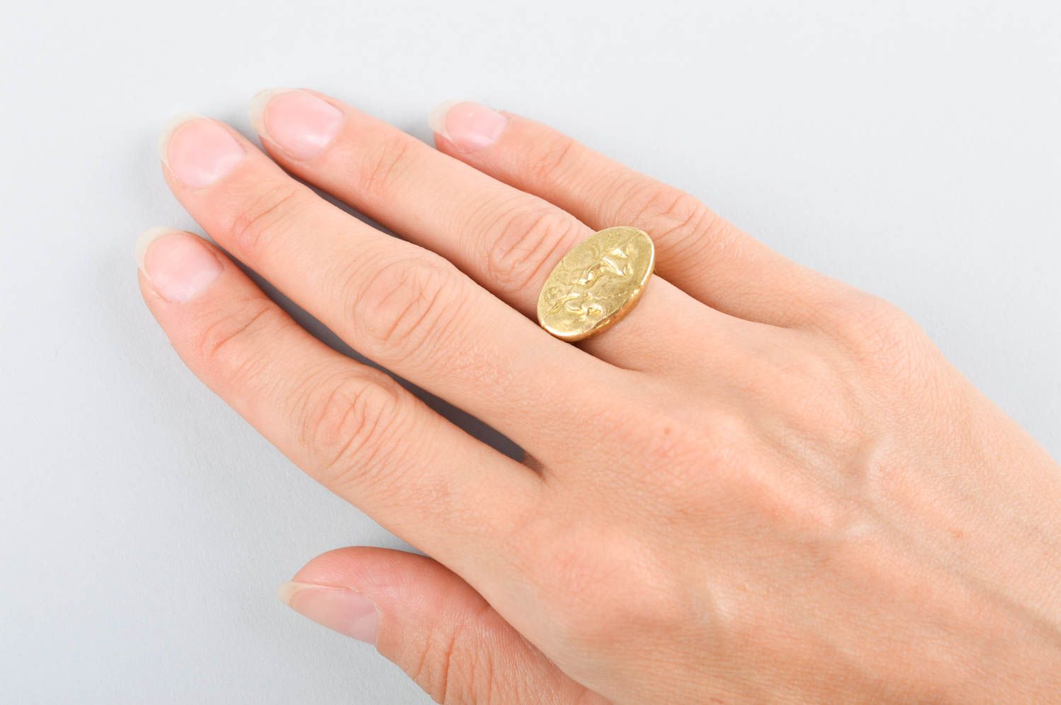 Messing Schmuck handgemacht Ring am Finger aus Metall schöner Damen Modeschmuck foto 5