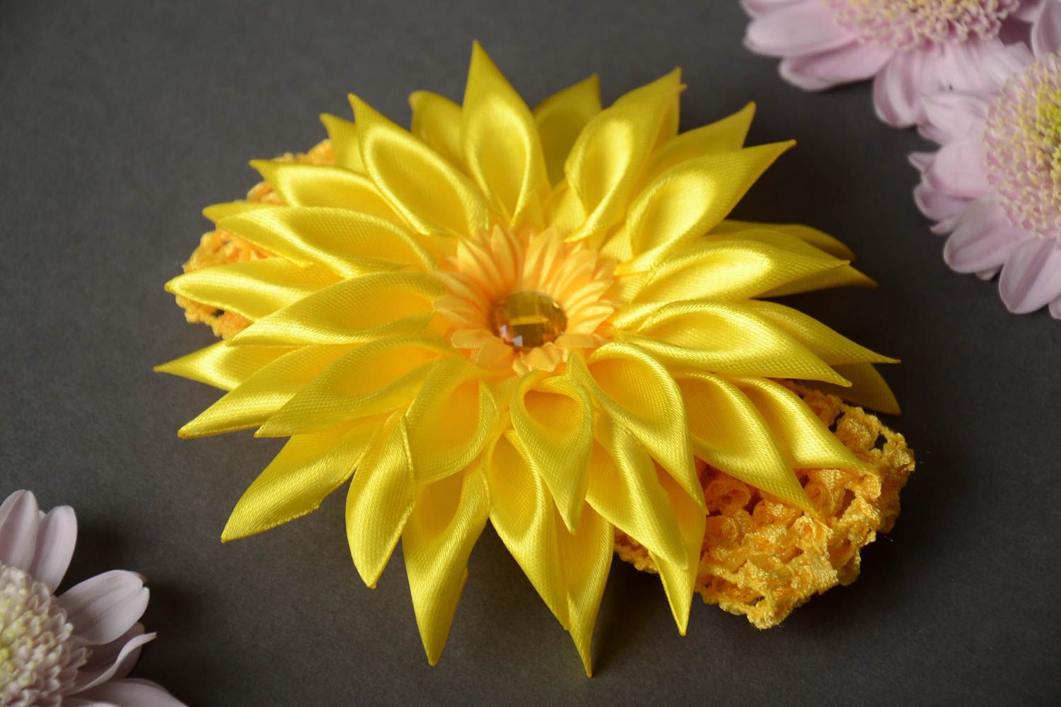 Bandeau avec fleur kanzashi en rubans de satin fait main jaune pour enfant photo 1