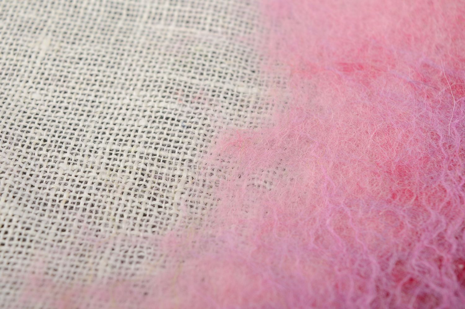 Декоративная салфетка из шерсти в технике валяния фото 5