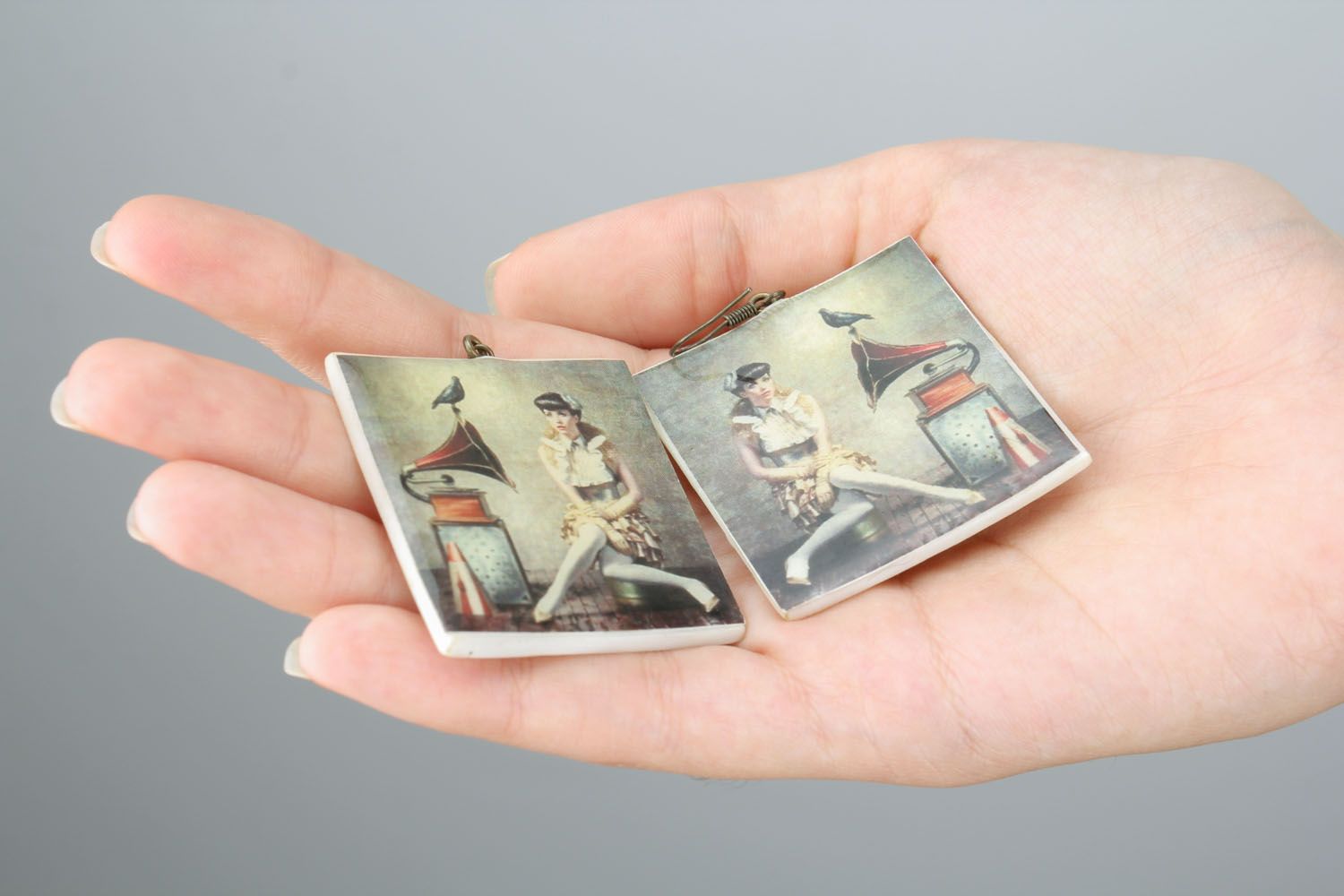 Brincos artesanais quadrados com foto-impressão  foto 2