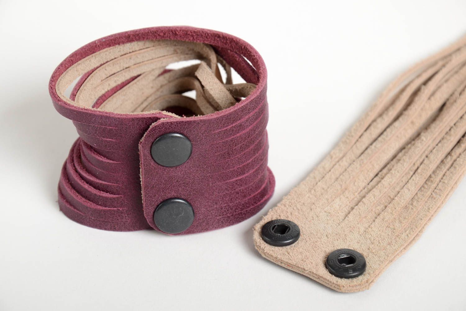 Dunkle breite Damen Armbänder handmade Leder Schmuck Frauen Accessoires 2 Stück  foto 2