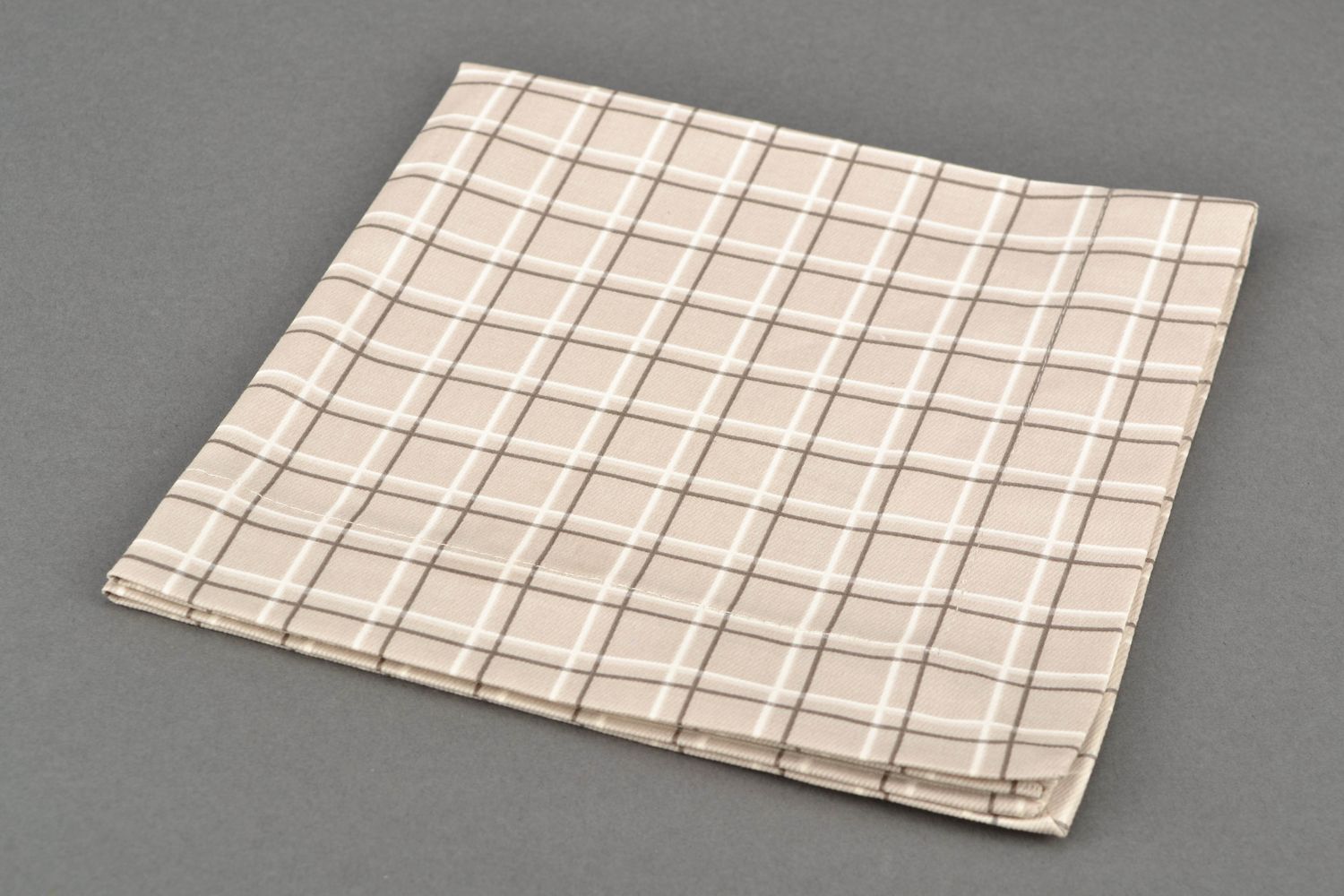 Decorative checkered table napkin photo 3